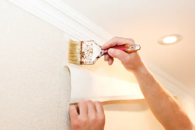 Pose de papier peint à la Brosse-Montceaux — revêtements muraux et toiles de verre